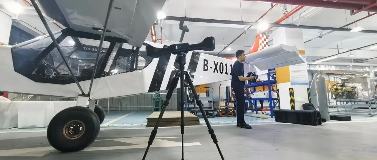 Verfolgendes 3D-Scanning tritt in das duale drahtlose Zeitalter des „sofort einsatzbereiten Scannens“ ein: INSVISION V-Track ermöglicht hochgenaue Vollprüfung von Yago-Flugzeugen