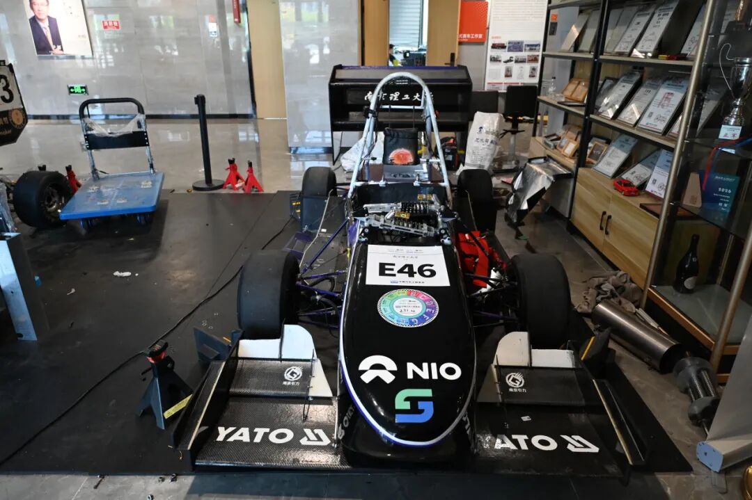 INSVISION × Equipe E·MOTION Bosselis da Universidade de Ciência e Tecnologia de Nanjing: Medindo Sonhos com Precisão