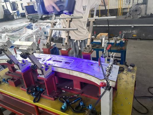 车间强光下扫描总失败？手持式三维扫描仪系统破解无纹理工件检测困局