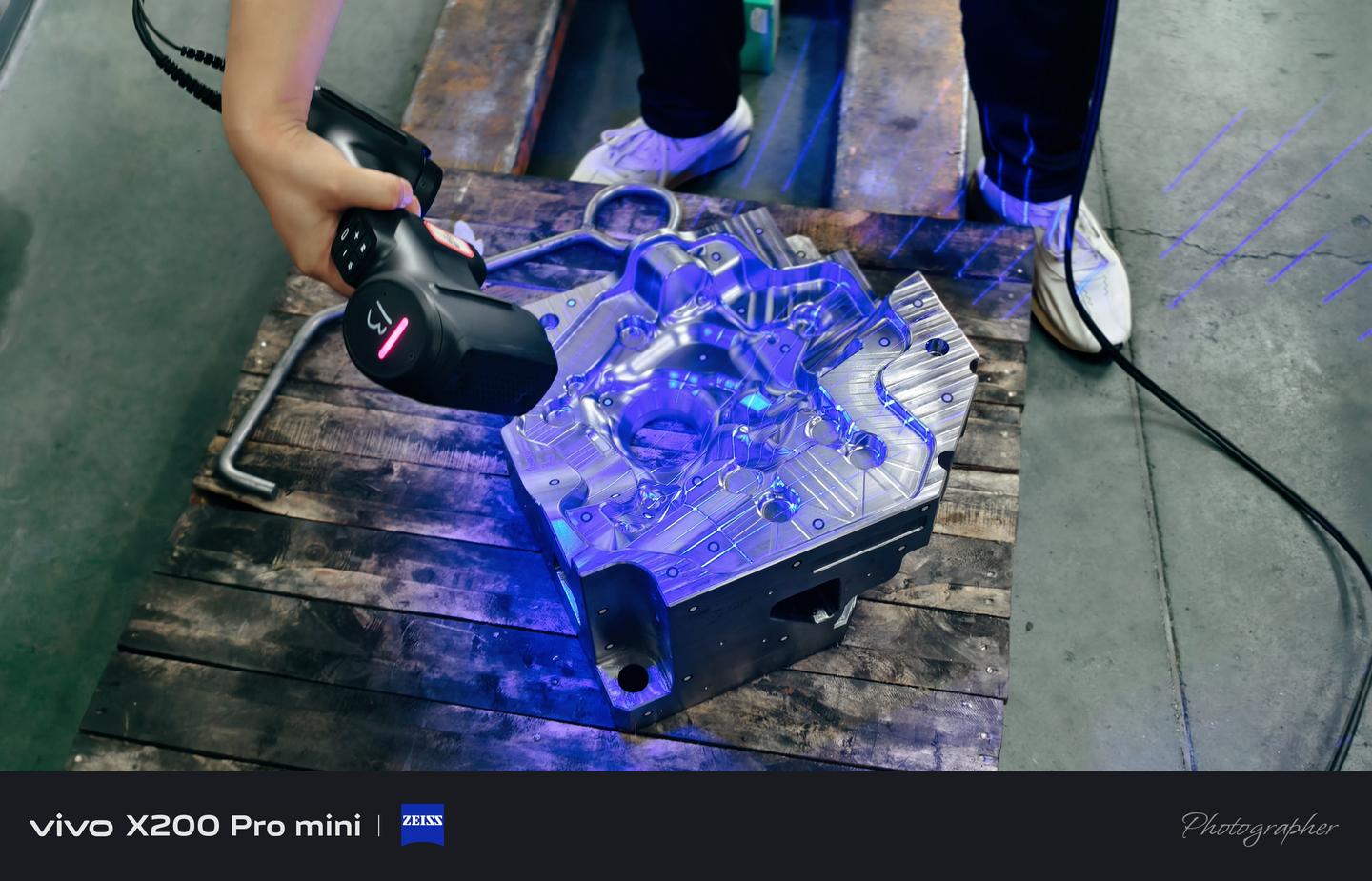 压铸模具修模用手持式三维扫描 复杂型腔需要贴标记点吗