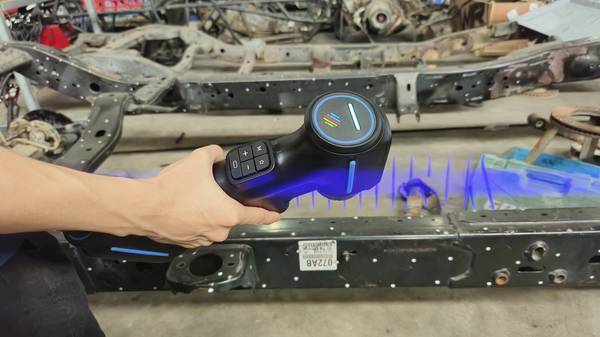 启源视觉 AlphaScan 扫描汽车底壳 (3)