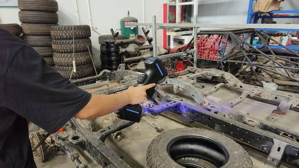 启源视觉 AlphaScan 扫描汽车底壳